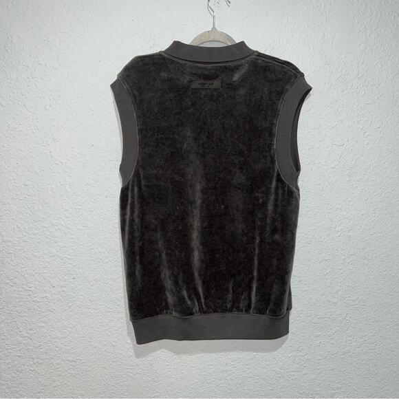 Fear Of God Essentials Women’s Sleeveless Velour Polo In Iron - Picture 7 of 12